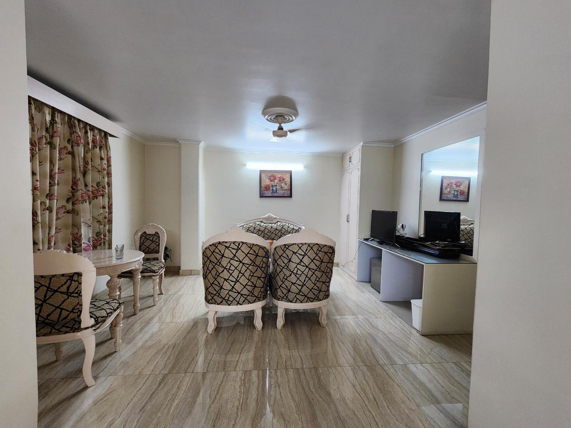 Hotel Mayur Deluxe Meerut Extérieur photo