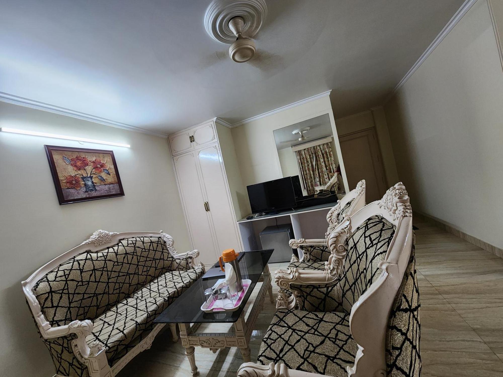 Hotel Mayur Deluxe Meerut Extérieur photo