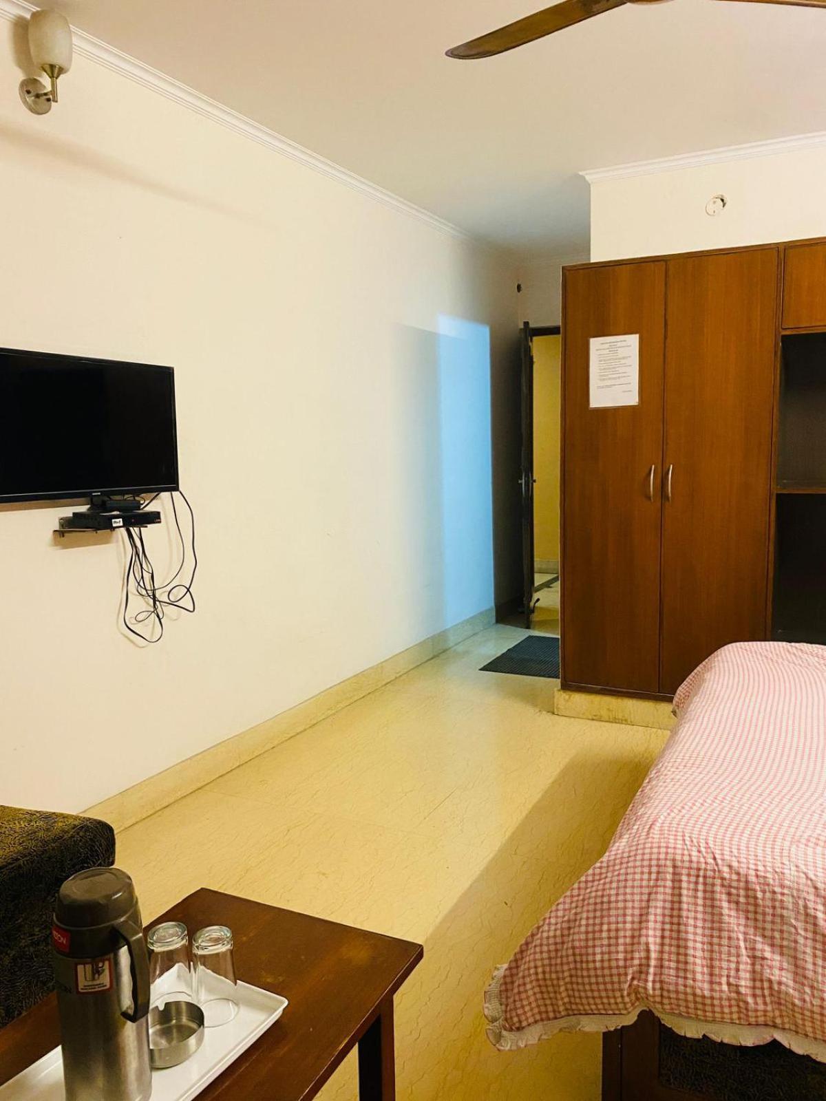 Hotel Mayur Deluxe Meerut Extérieur photo